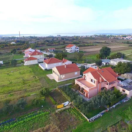Apartament Lea Patrik Mara *