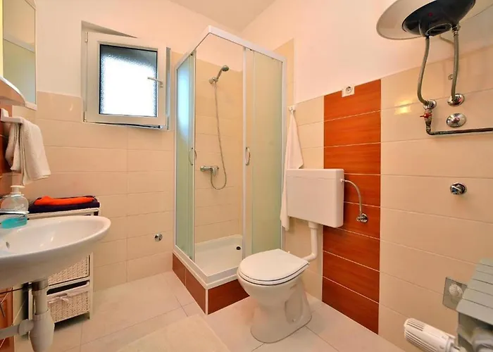 Lea Patrik Mara Apartament Nin