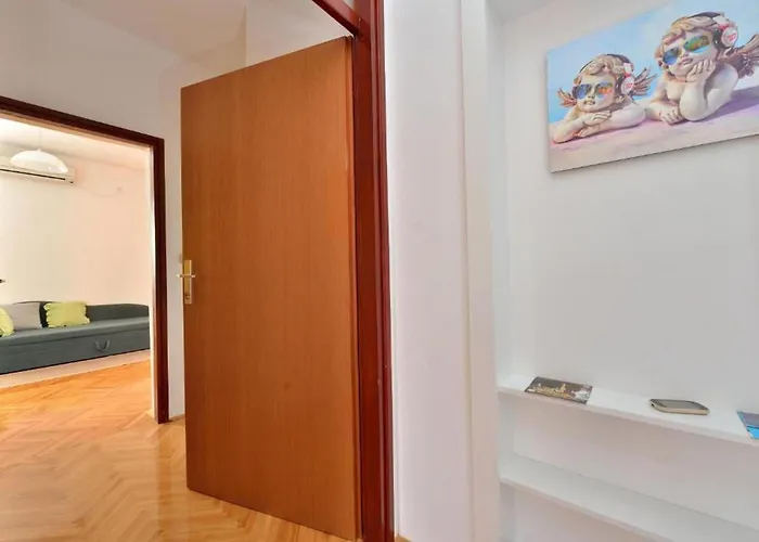 Lea Patrik Mara Apartament Nin
