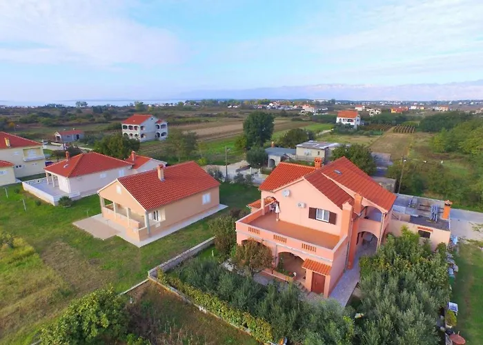 Lea Patrik Mara Apartament